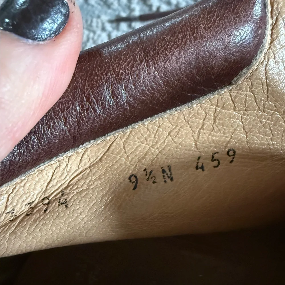 NEIMAN MARCUS brown lace up ankle boots leather made in Italy 9.5